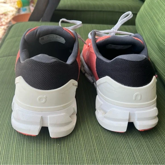 On Men's Cloudflyer 4 Running Shoes Ginger & White Pre-Owned - Picture 6 of 8